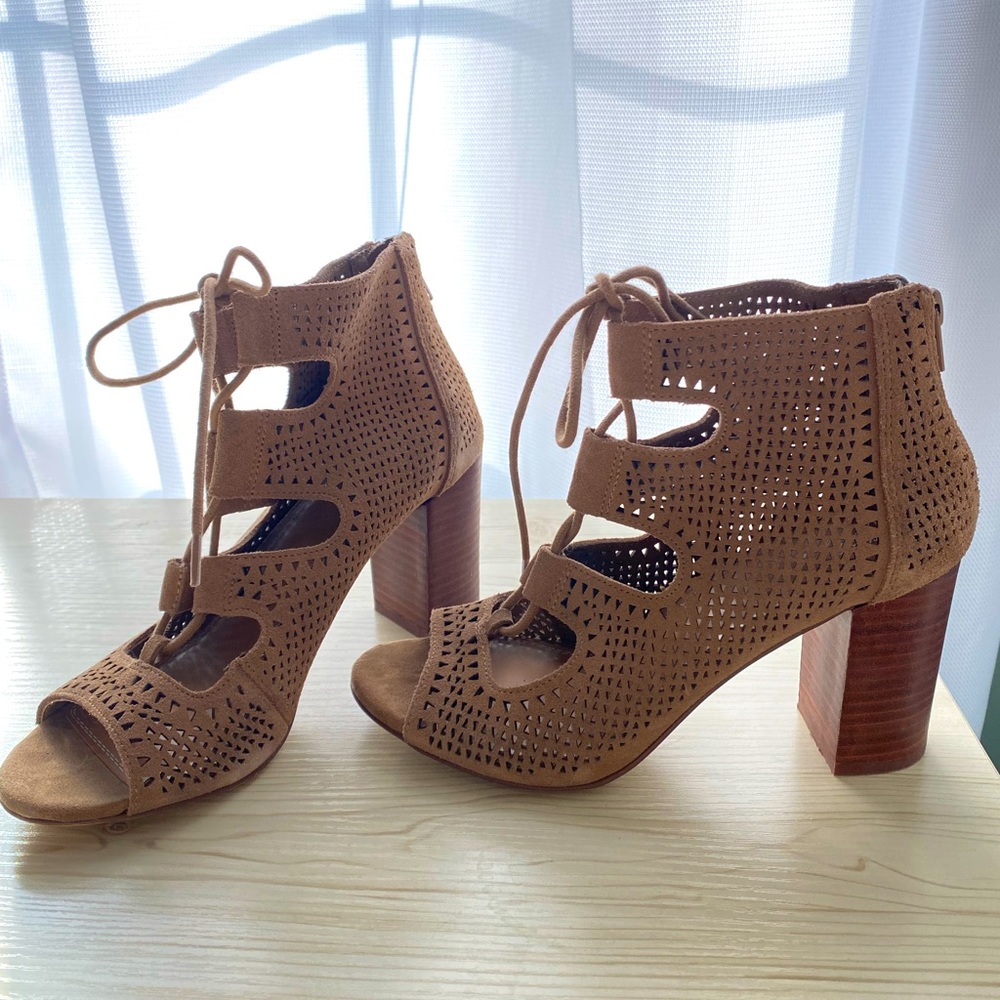 Crown Vintage Laser Cut Out Lace Up Heels Size 6